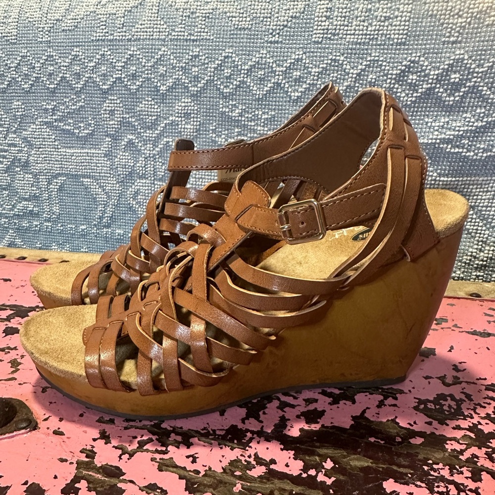 DR SCHOLLS wooden wedge brown sandal sz 8 - NWT